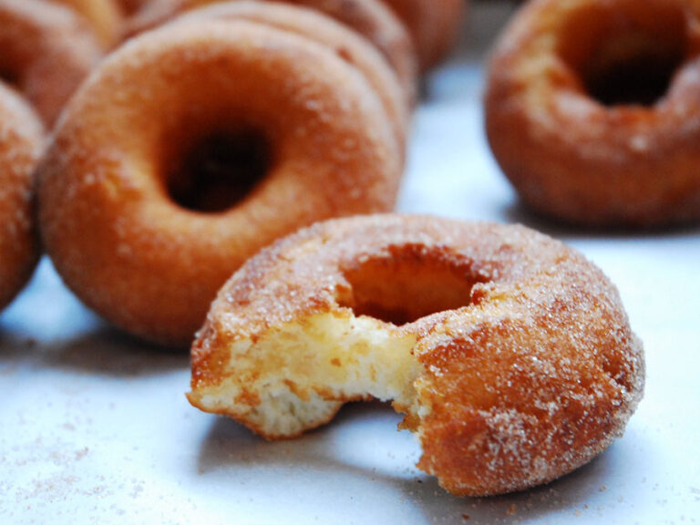 Apple Cider Donuts at EZ Orchards Apple Cider Donuts at EZ Orchards
